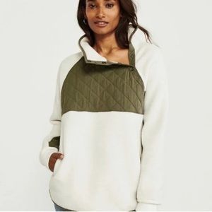 Abercrombie & Fitch Asymmetrical Snap Up Fleece Green and Ivory Size Medium